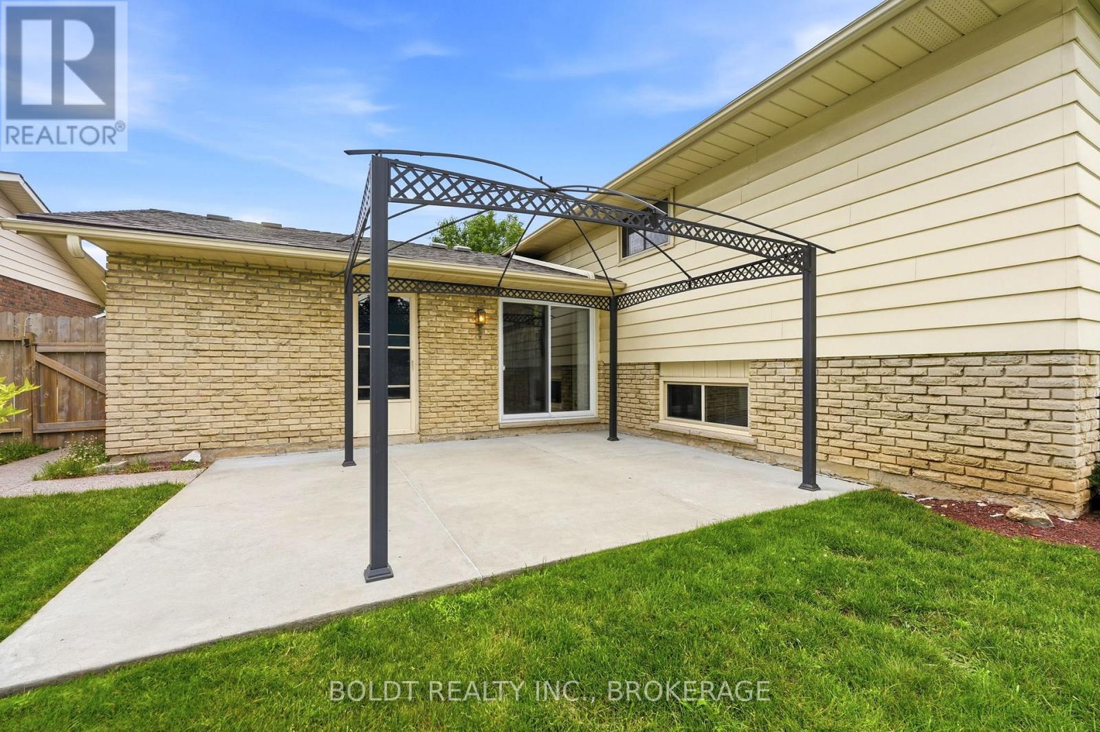 18 Linhaven Court, St. Catharines, Ontario  L2N 6V3 - Photo 35 - X13461794