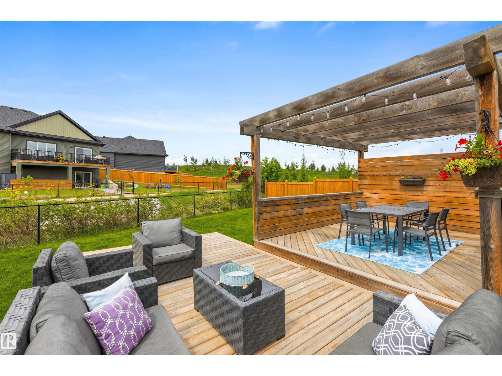 20530 128 AV NW, edmonton, Alberta