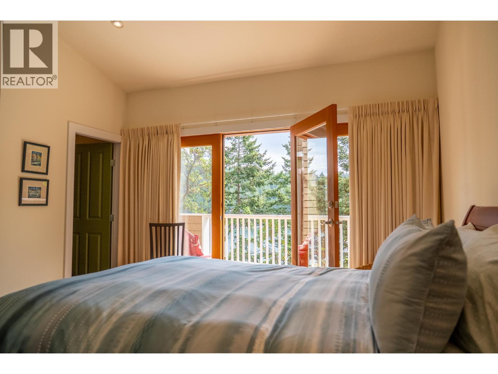 6608 Razor Point Road, Pender Island, British Columbia  V0N 2M1 - Photo 19 - R3137476