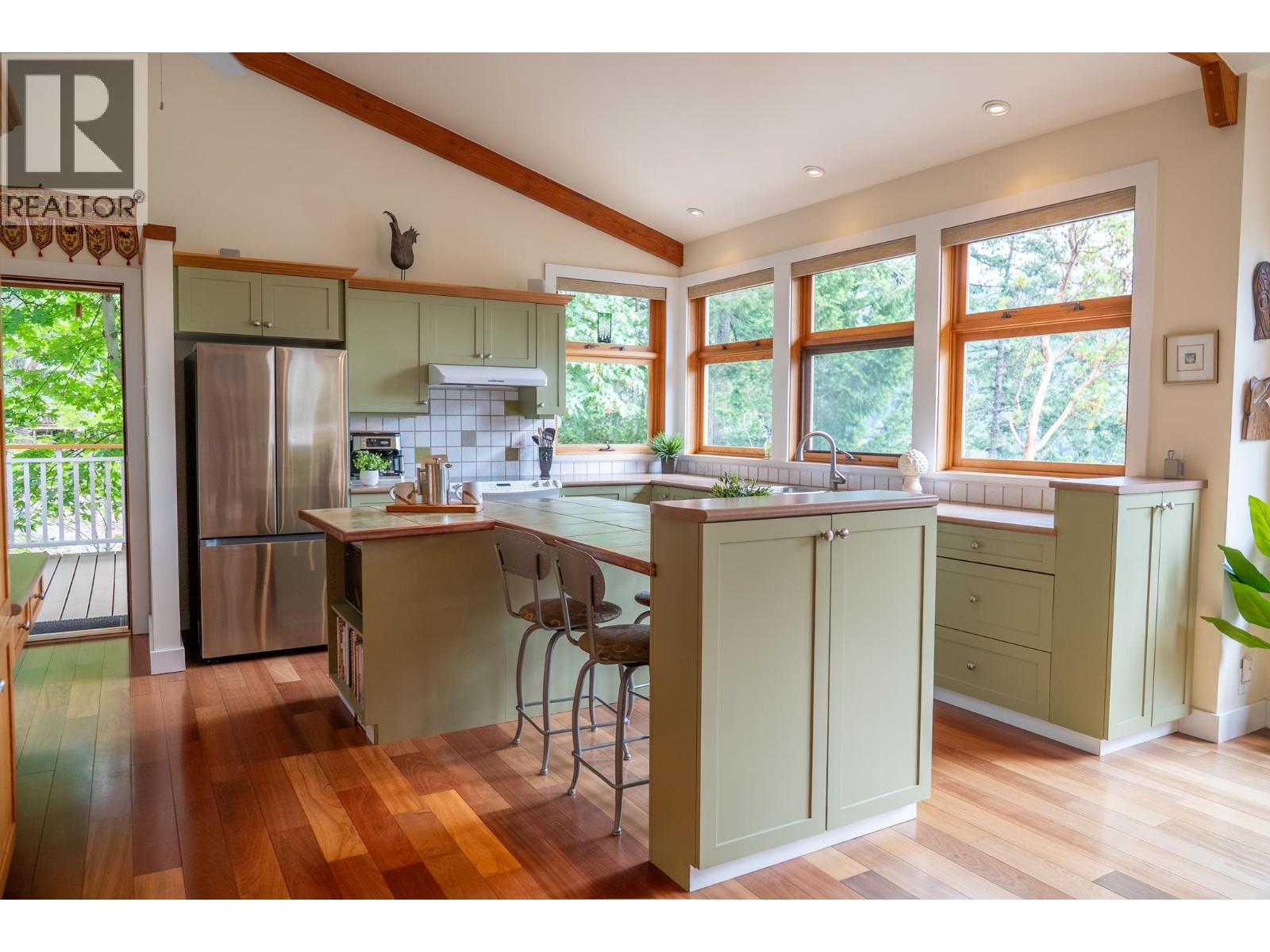 6608 Razor Point Road, Pender Island, British Columbia  V0N 2M1 - Photo 9 - R3137476