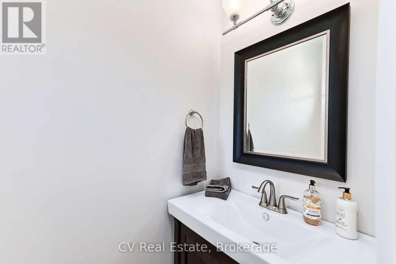 141 Snowbridge Way, Blue Mountains, Ontario  L9Y 0V1 - Photo 10 - X13463130