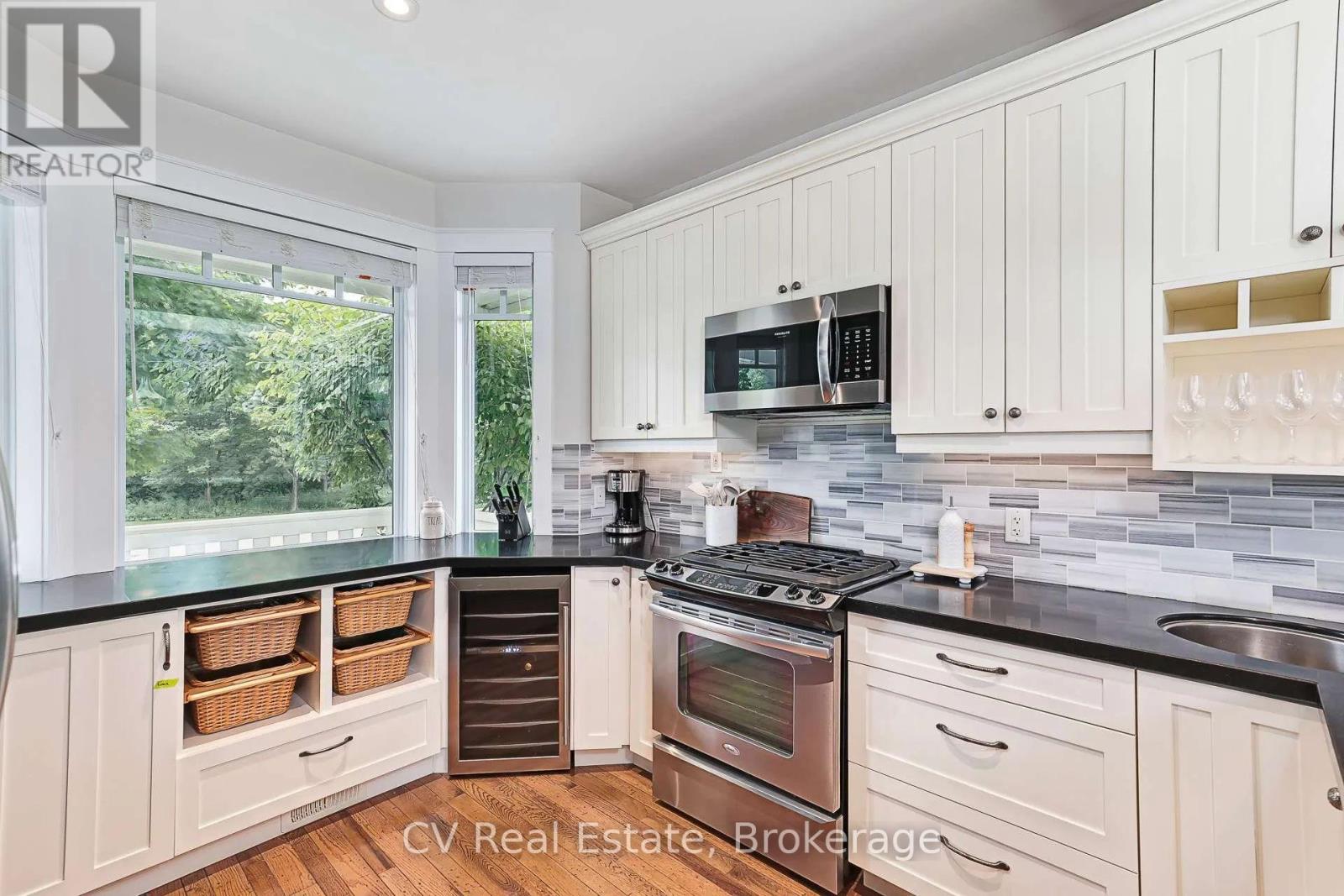 141 Snowbridge Way, Blue Mountains, Ontario  L9Y 0V1 - Photo 17 - X13463130