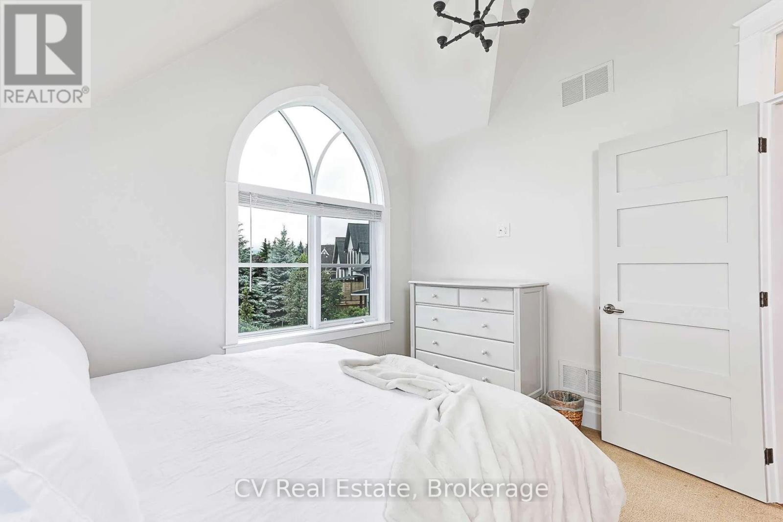 141 Snowbridge Way, Blue Mountains, Ontario  L9Y 0V1 - Photo 25 - X13463130