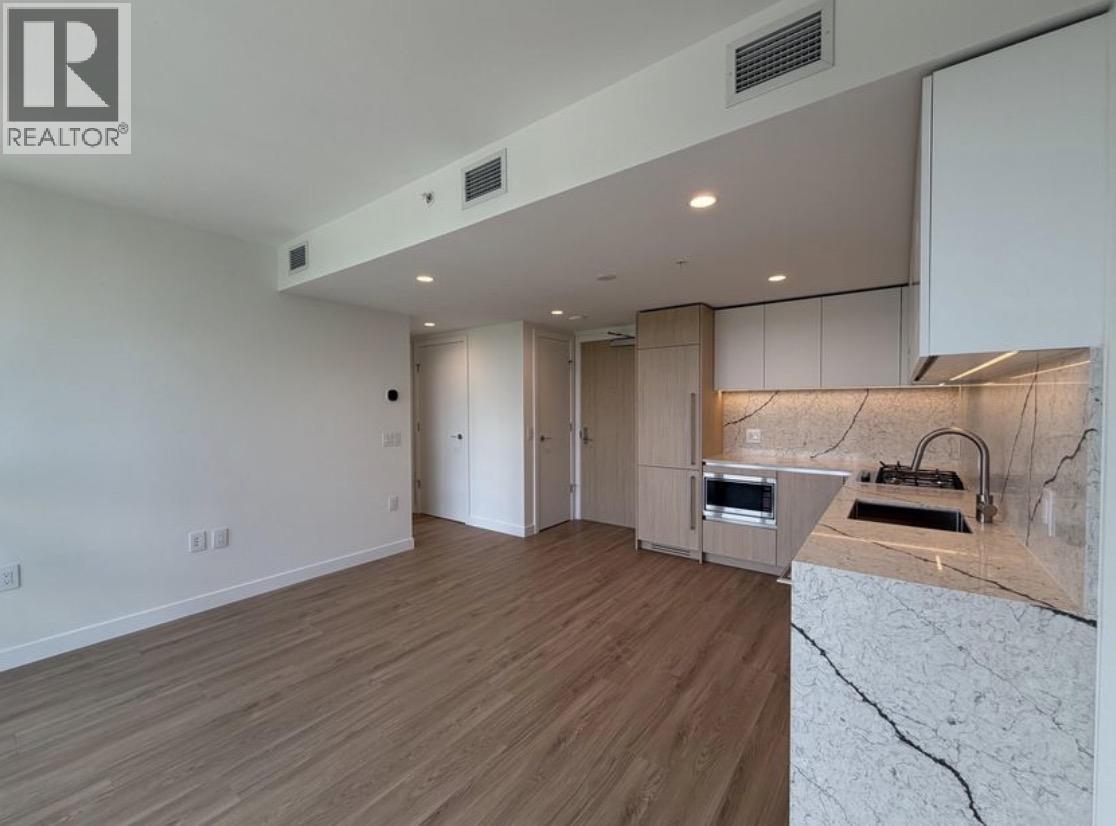 2135 Springer Avenue, Burnaby, British Columbia  V5B 2Z6 - Photo 2 - R3137482
