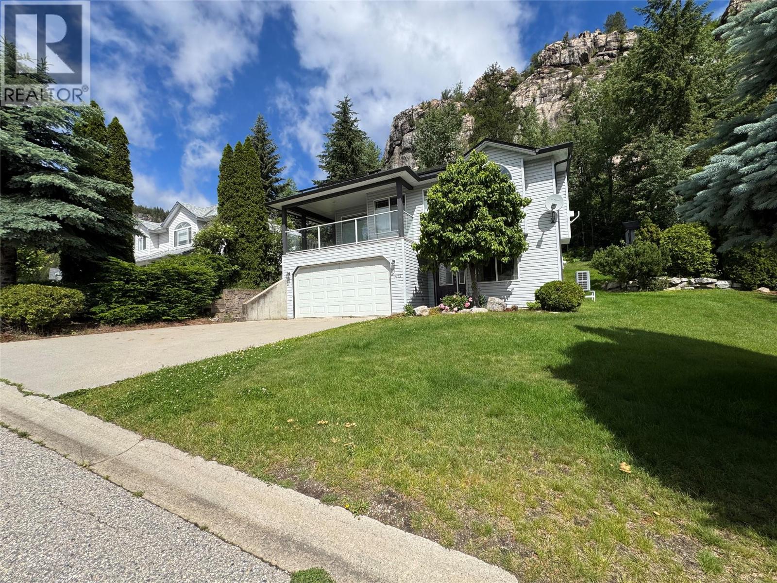 1479 37th Street, Castlegar, British Columbia V1N 4J5 - Photo 2 - 10378028