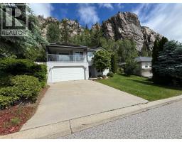 1479 37th Street, Castlegar, British Columbia