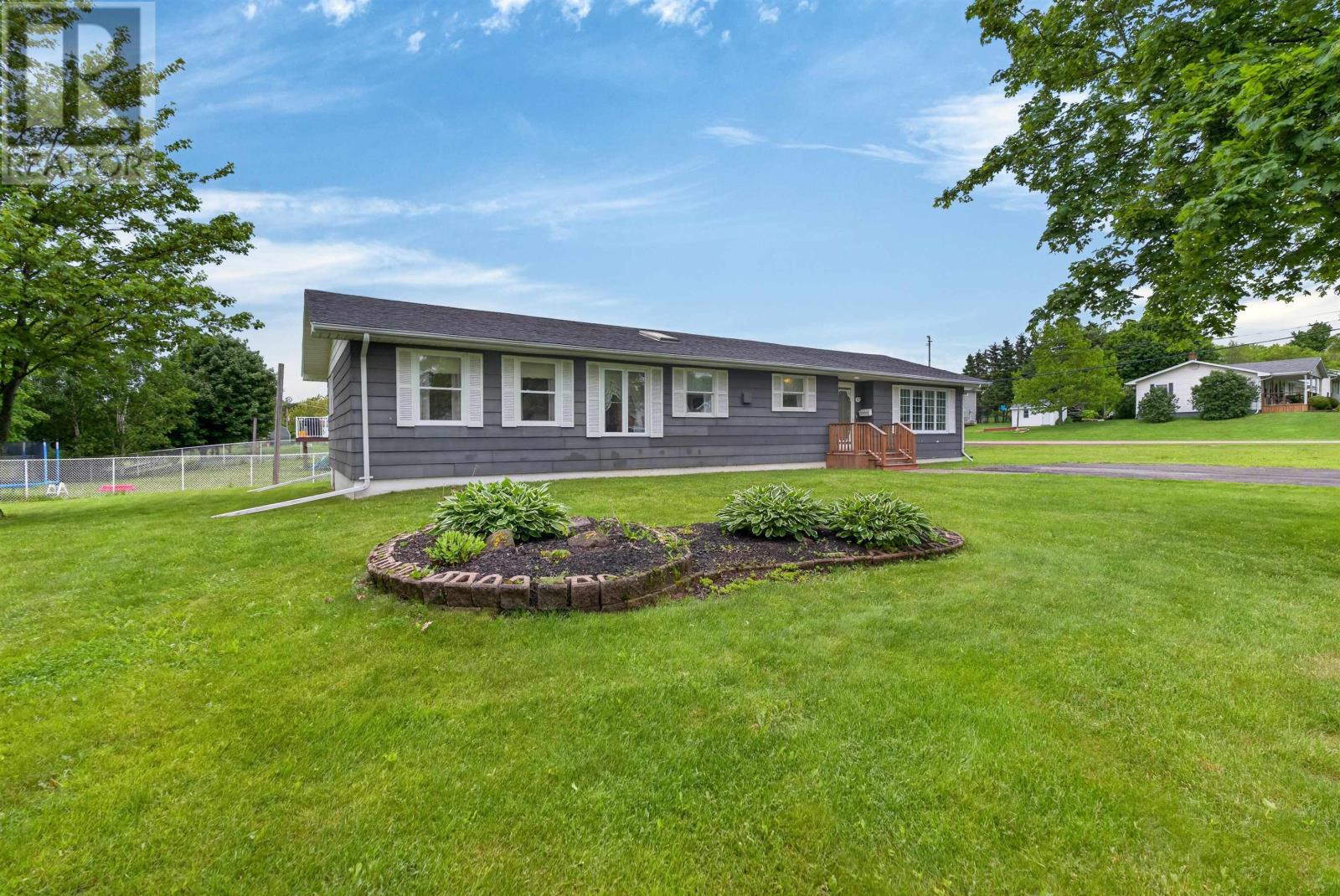 13 Avonlea Drive, Charlottetown, Prince Edward Island  C1C 1C8 - Photo 2 - 202614879