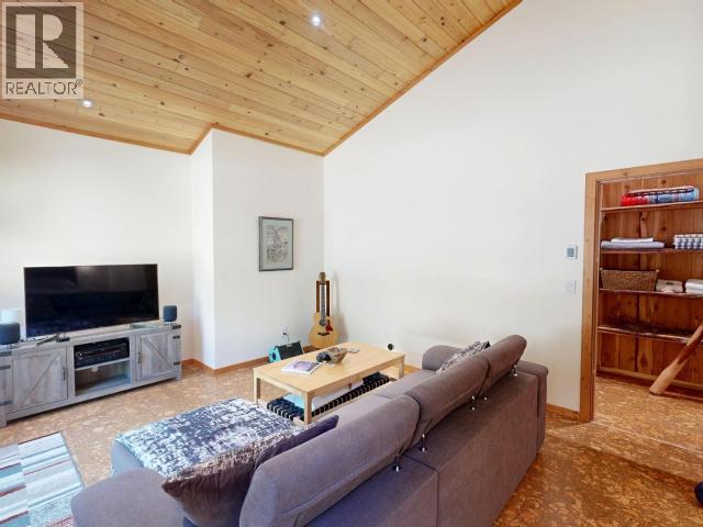 8116 Emmonds Road, Powell River, British Columbia  V8A 0E7 - Photo 16 - 20003