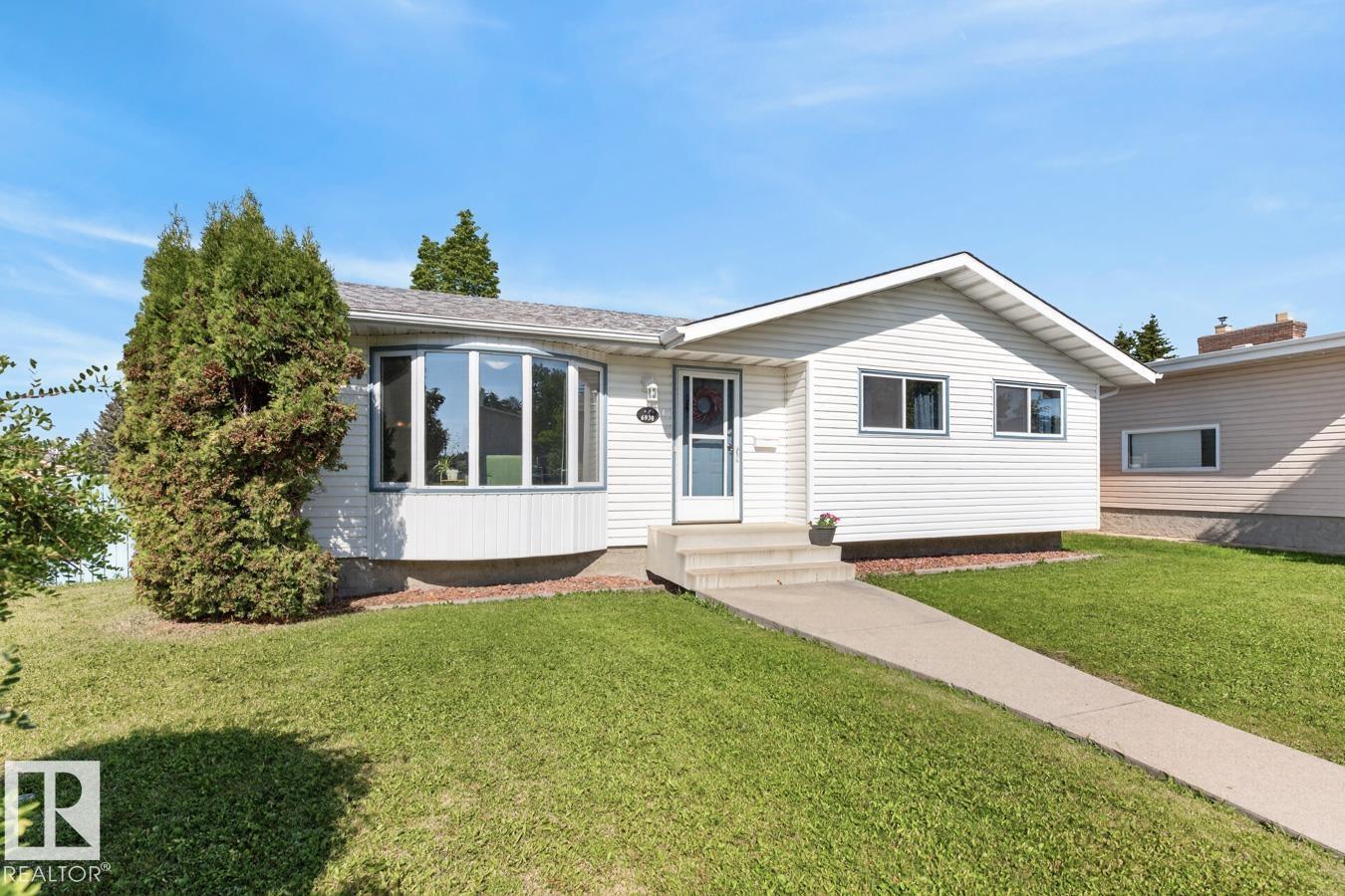 6930 11 AV NW, Edmonton, Alberta