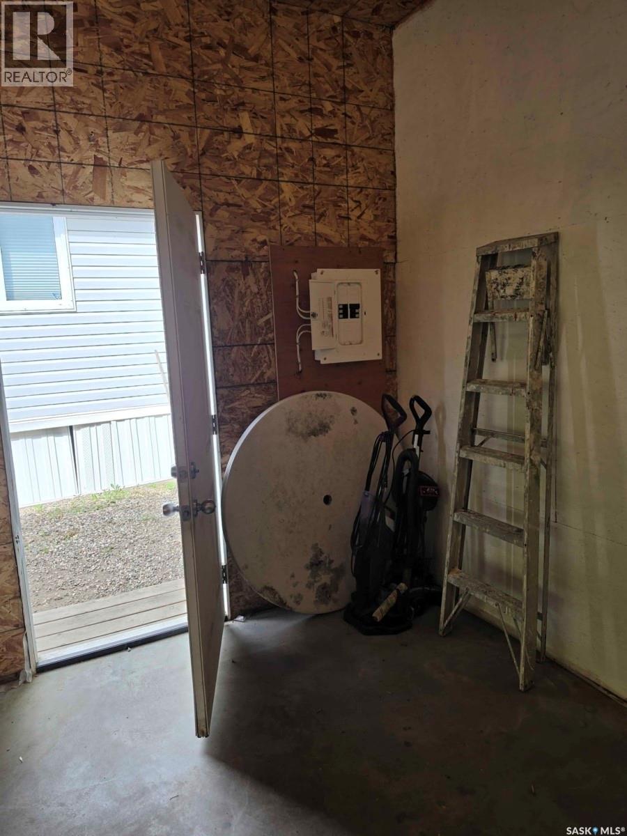 180 10th Street, Buena Vista, Saskatchewan  S2V 1B1 - Photo 31 - SK039971