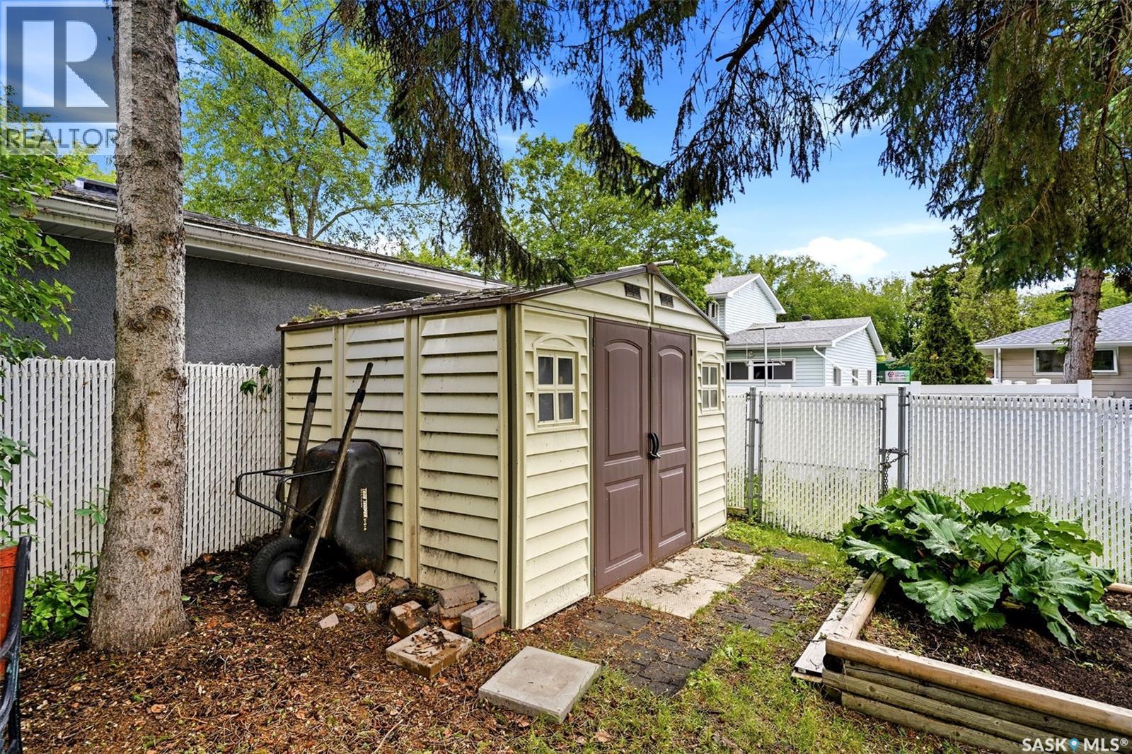 419 Garnet Street N, Regina, Saskatchewan  S4R 3T2 - Photo 39 - SK039827