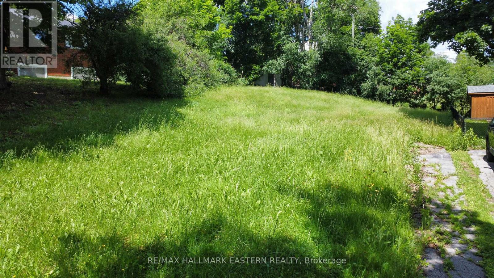 33 GREENHILL DRIVE N, Peterborough, Ontario