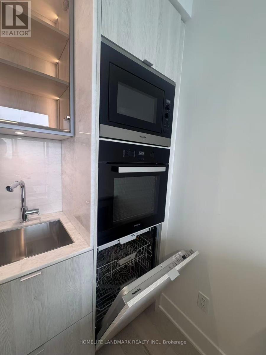 4301 - 11 Yorkville Avenue, Toronto, Ontario  M4W 1L2 - Photo 3 - C13463140