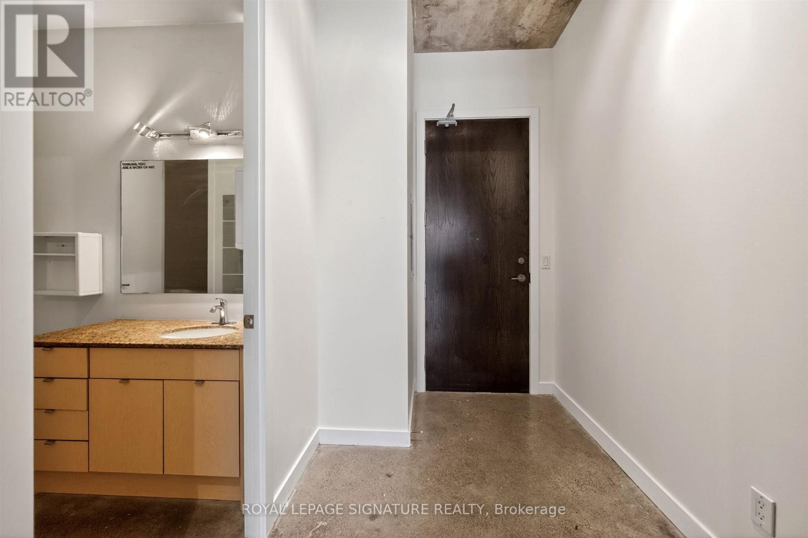 213 - 23 Brant Street, Toronto, Ontario  M5V 2L5 - Photo 4 - C13463142