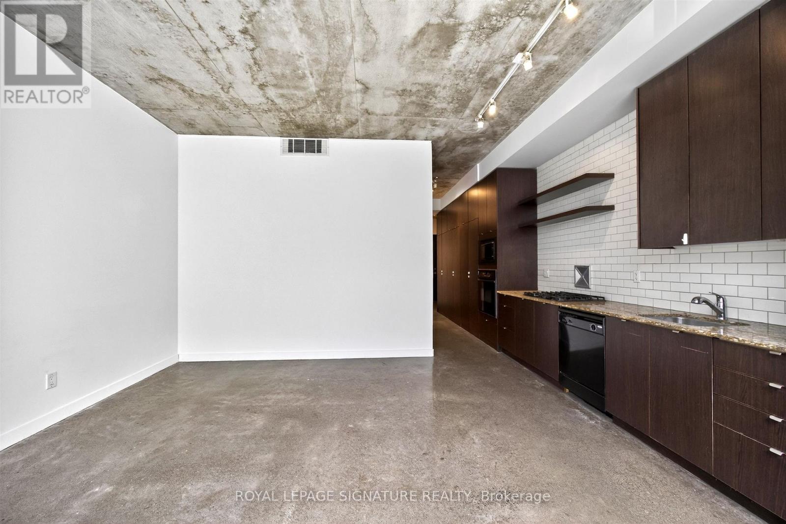 213 - 23 Brant Street, Toronto, Ontario  M5V 2L5 - Photo 9 - C13463142