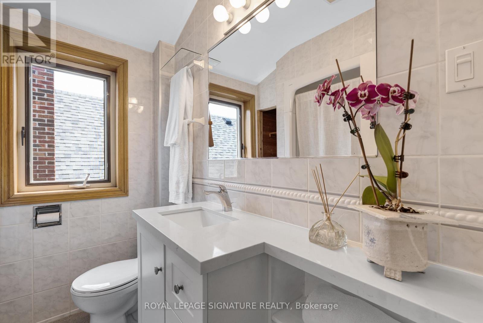 142 Divadale Drive, Toronto, Ontario  M4G 2P4 - Photo 16 - C13463196