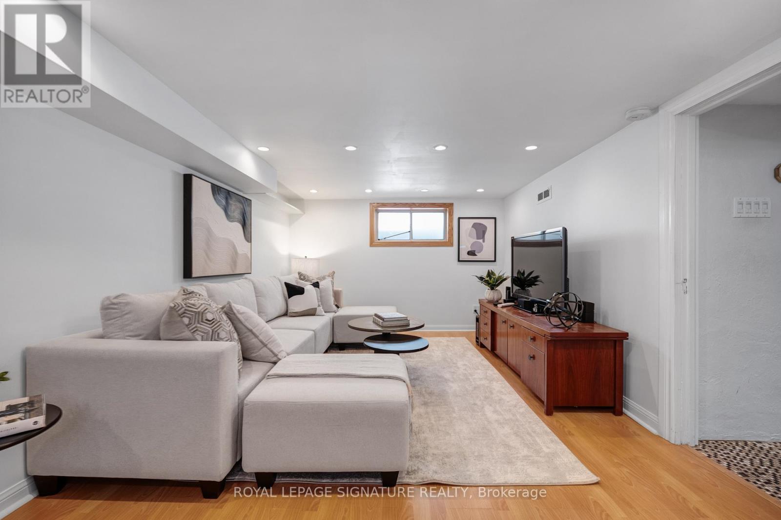 142 Divadale Drive, Toronto, Ontario  M4G 2P4 - Photo 18 - C13463196