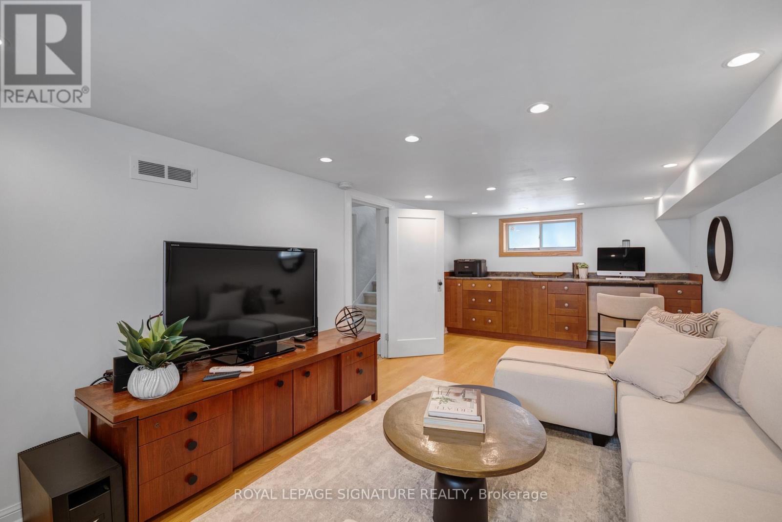 142 Divadale Drive, Toronto, Ontario  M4G 2P4 - Photo 19 - C13463196