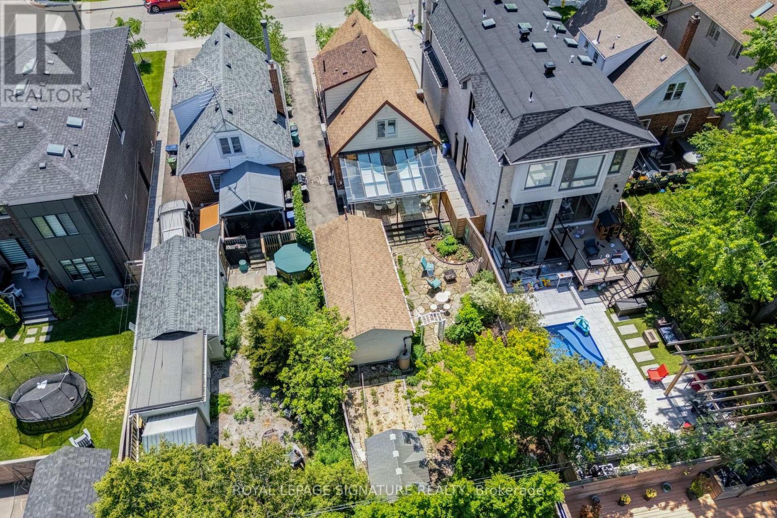 142 Divadale Drive, Toronto, Ontario  M4G 2P4 - Photo 21 - C13463196