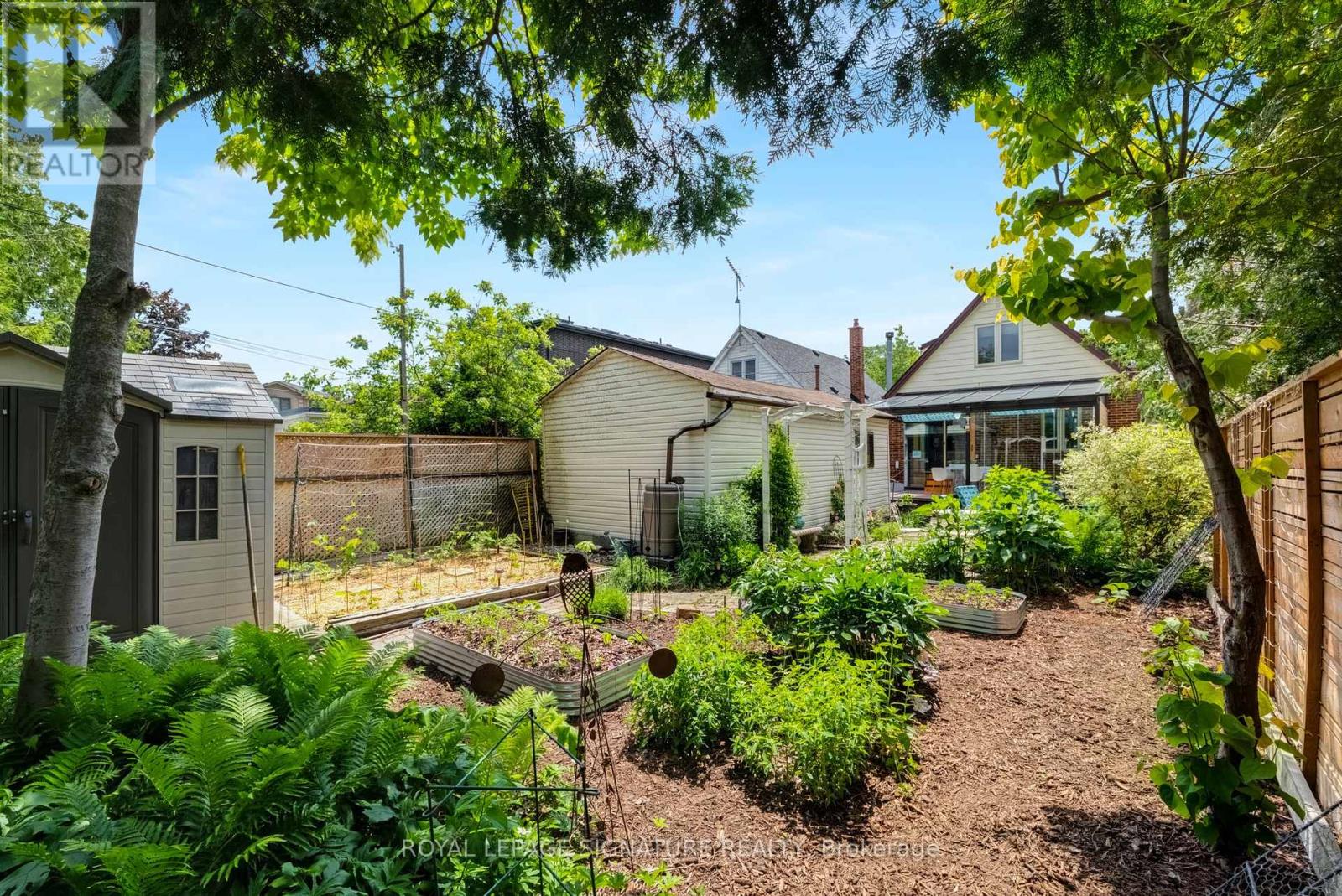 142 Divadale Drive, Toronto, Ontario  M4G 2P4 - Photo 25 - C13463196