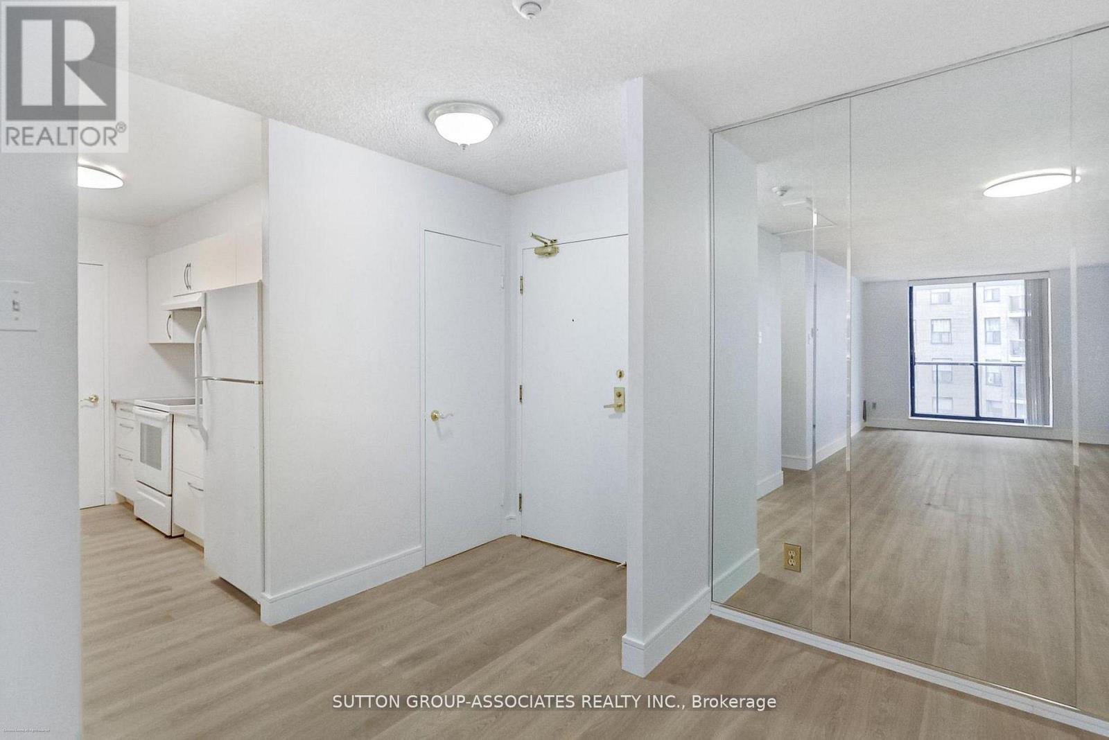 804 - 250 Jarvis Street, Toronto, Ontario  M5B 2L2 - Photo 2 - C13463222