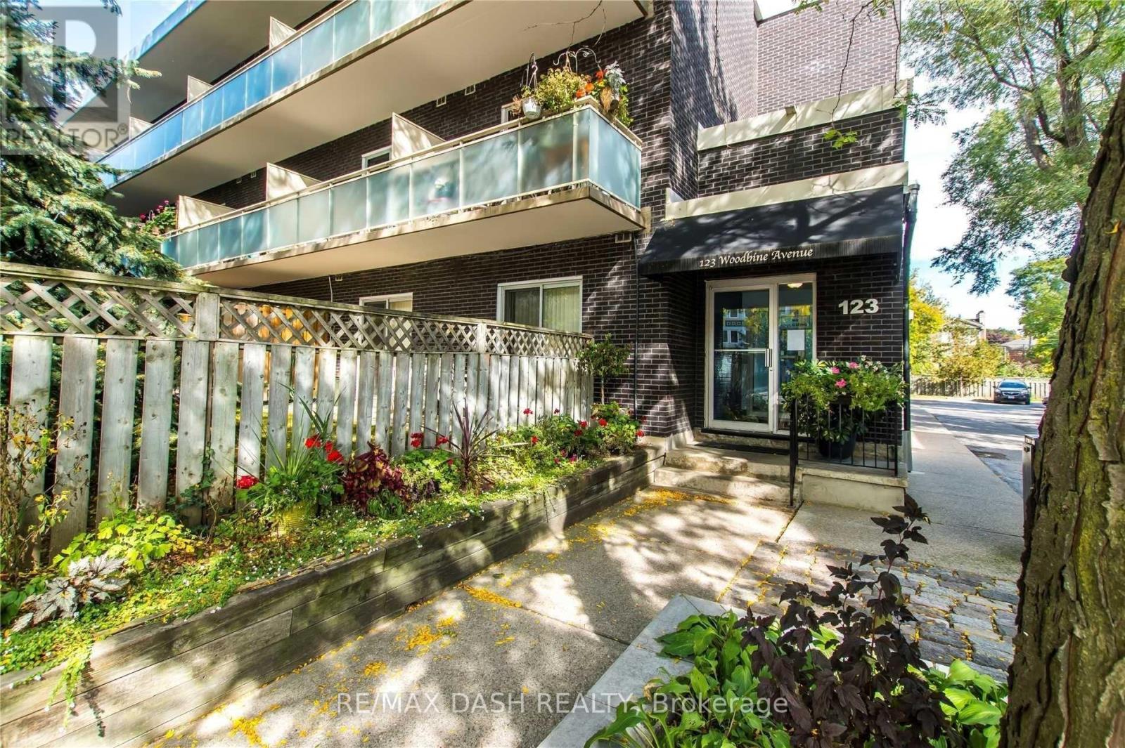 203 - 123 Woodbine Avenue, Toronto, Ontario M4L 3V8 - Photo 2 - E13463138