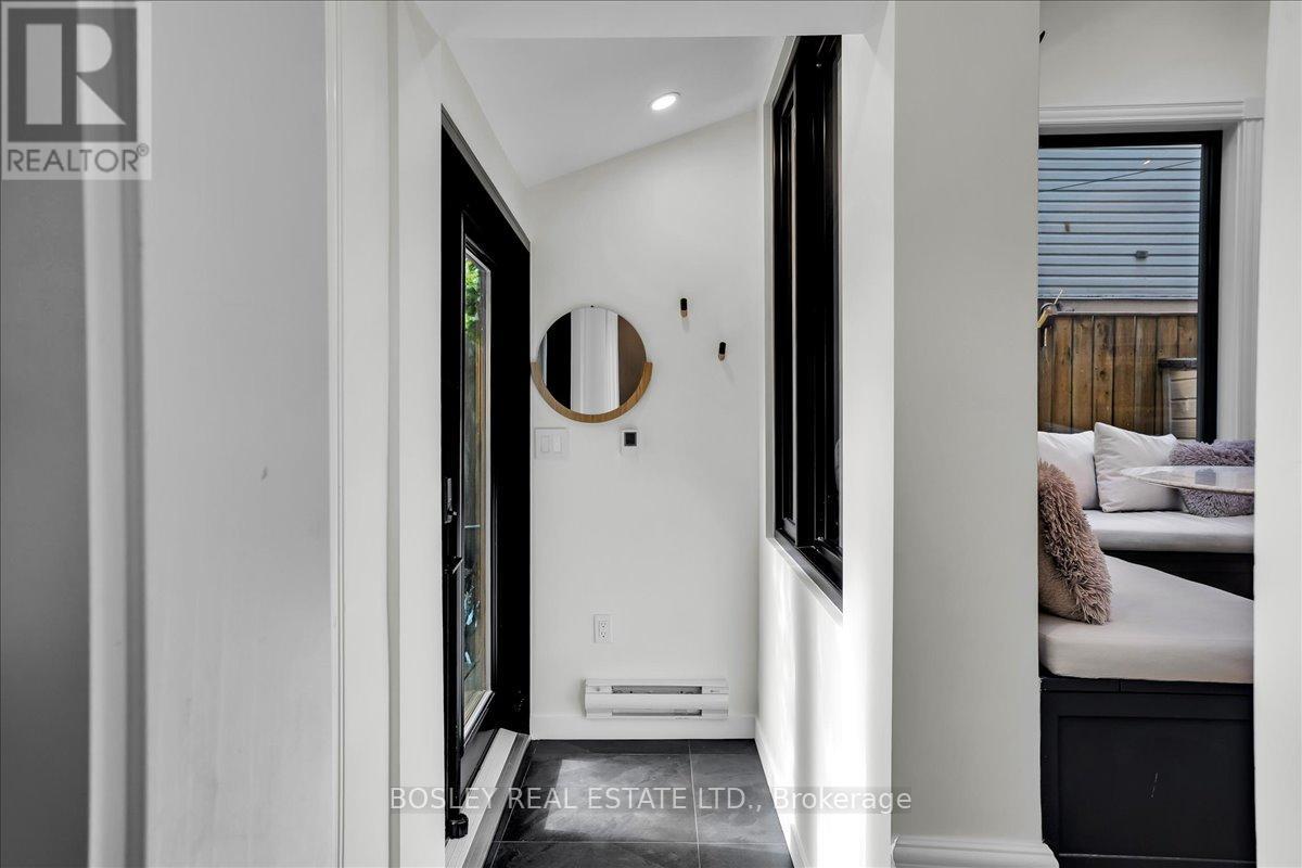 372 Logan Avenue, Toronto, Ontario  M4M 2N8 - Photo 15 - E13463208