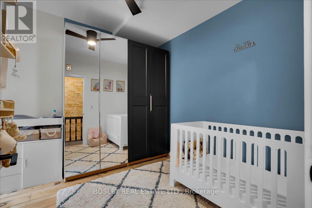 372 Logan Avenue, Toronto, Ontario  M4M 2N8 - Photo 18 - E13463208