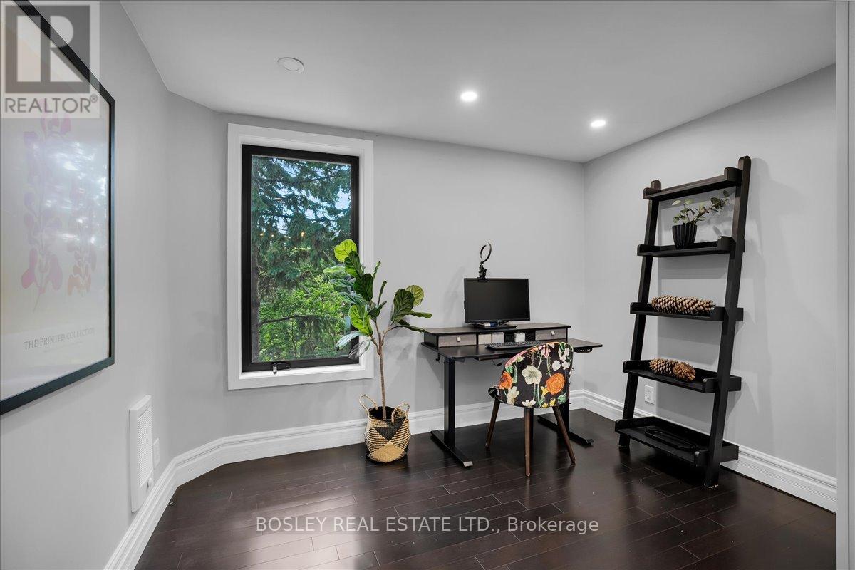 372 Logan Avenue, Toronto, Ontario  M4M 2N8 - Photo 20 - E13463208