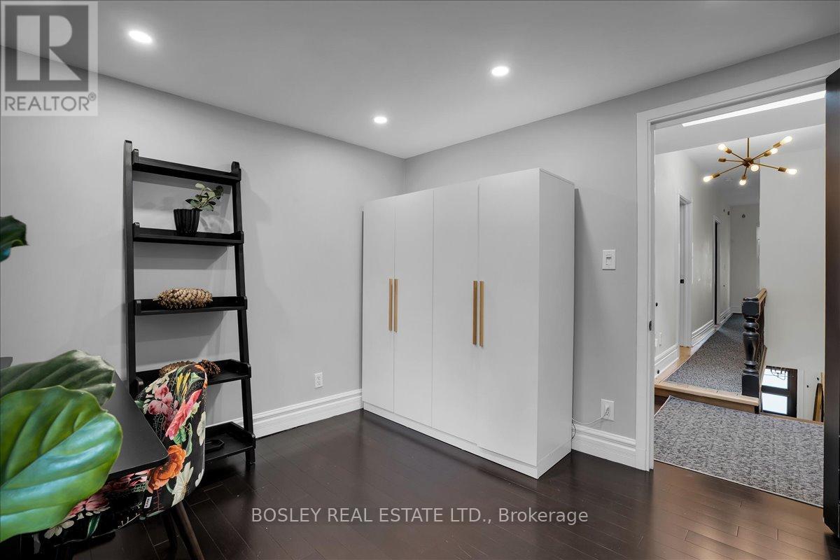 372 Logan Avenue, Toronto, Ontario  M4M 2N8 - Photo 21 - E13463208