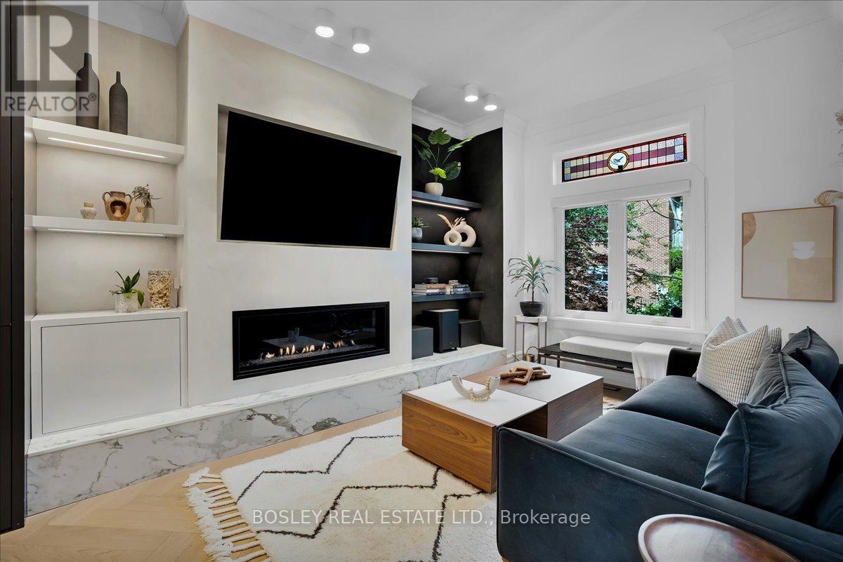 372 Logan Avenue, Toronto, Ontario  M4M 2N8 - Photo 5 - E13463208
