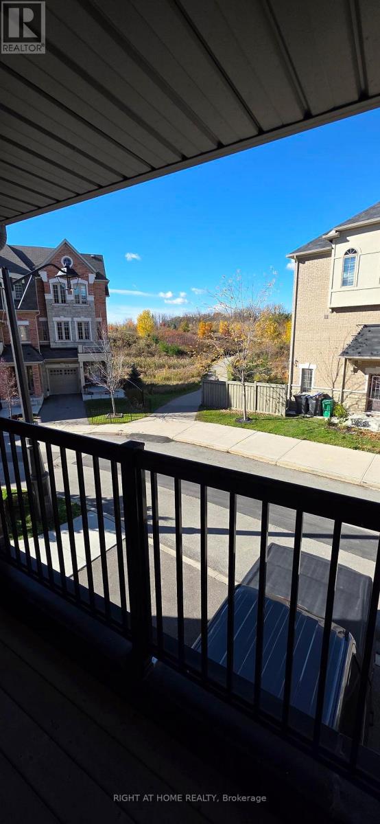 27 Shiff Crescent, Brampton, Ontario  L6Z 0B4 - Photo 4 - W13458068