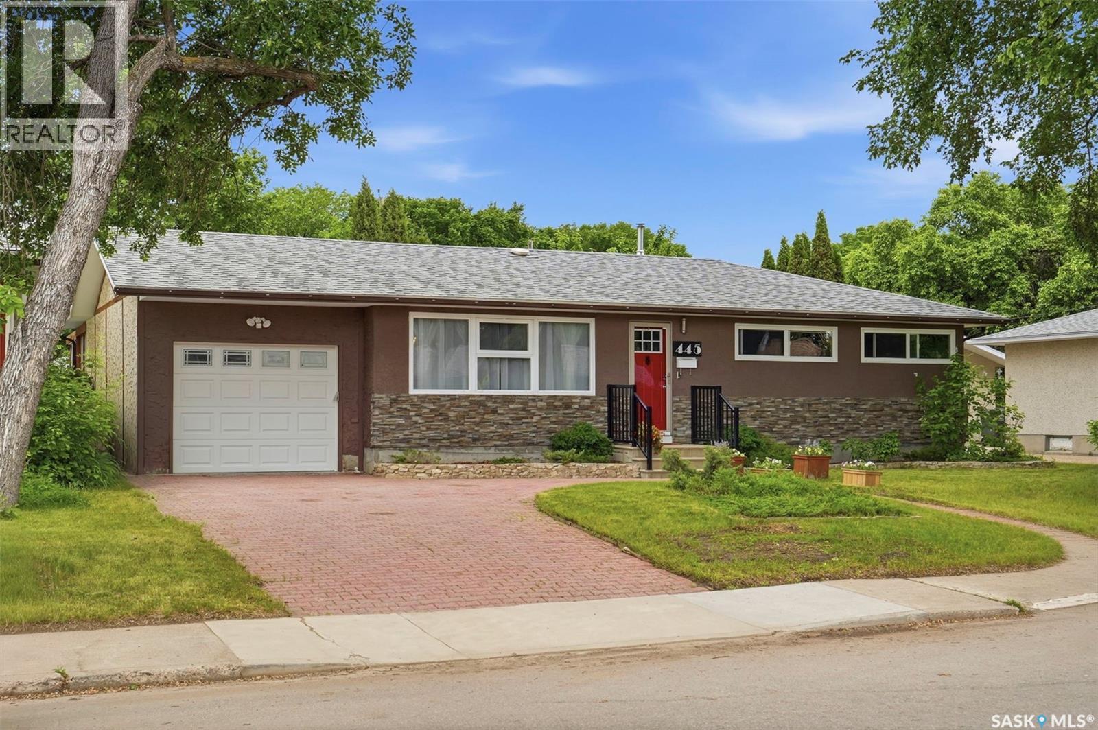 445 Witney Avenue S, Saskatoon, Saskatchewan  S7M 3K6 - Photo 3 - SK039627