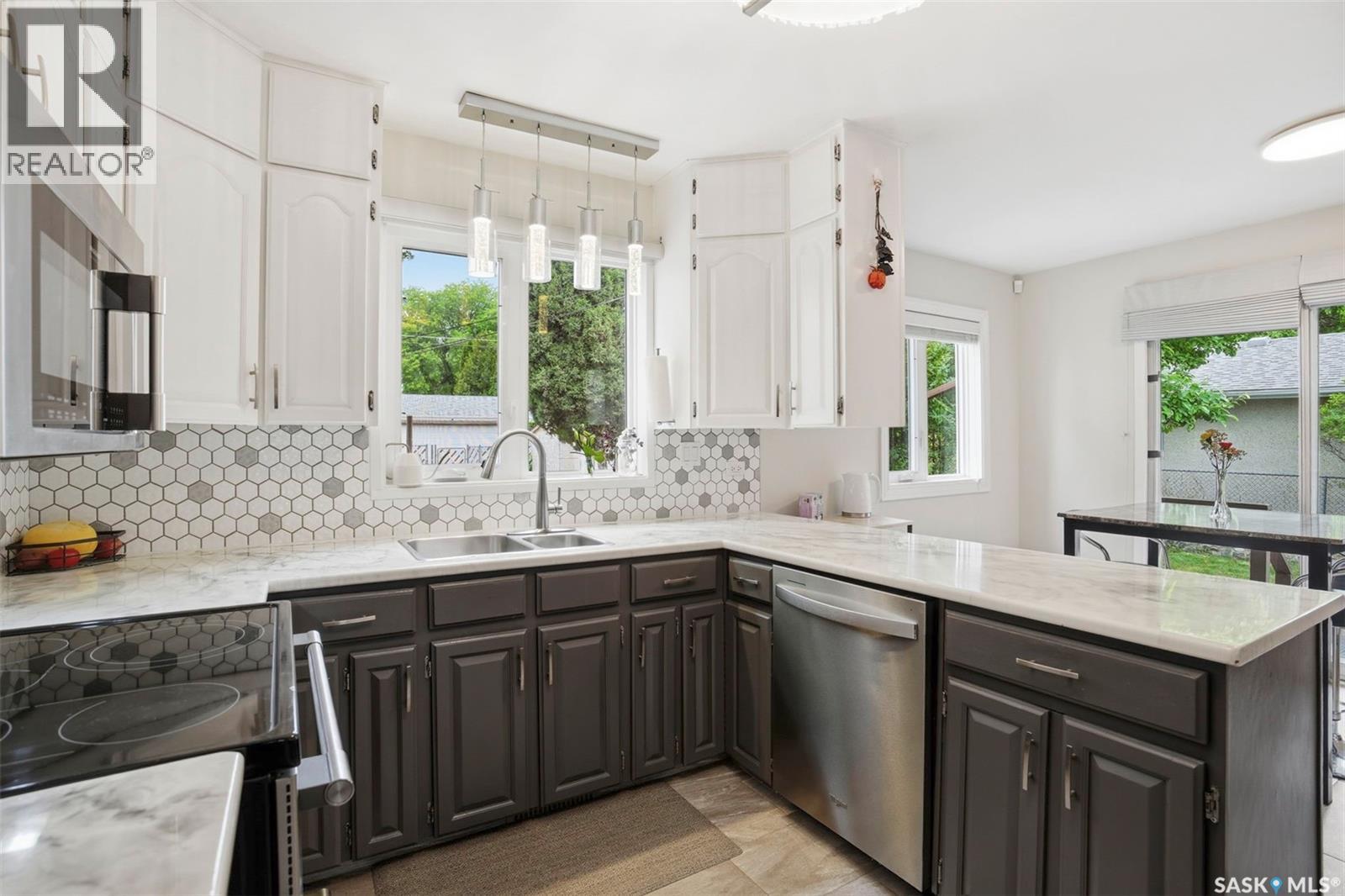 445 Witney Avenue S, Saskatoon, Saskatchewan  S7M 3K6 - Photo 12 - SK039627