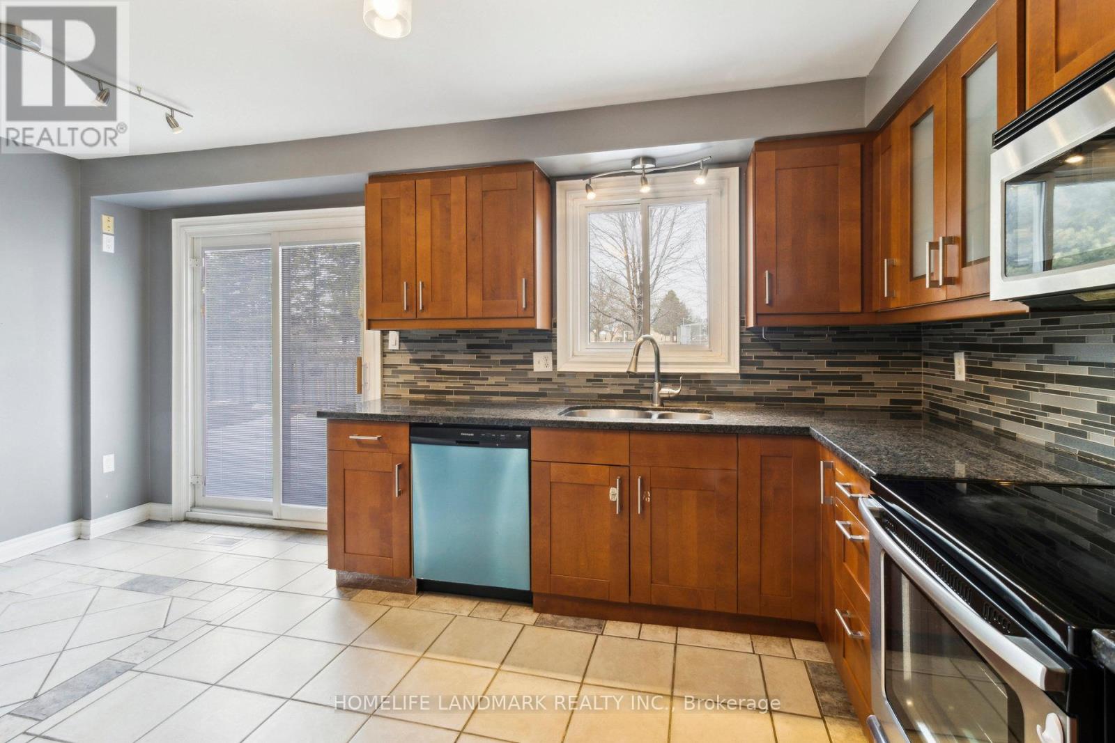 249 Charlton Avenue, Vaughan, Ontario  L4J 6H3 - Photo 12 - N13463132