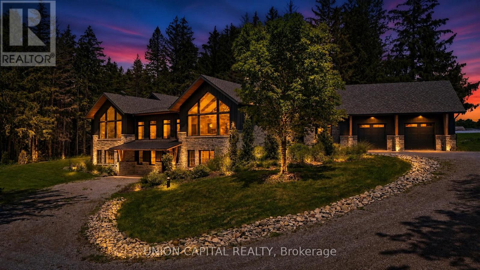 284 DAVIS DRIVE, Uxbridge, Ontario