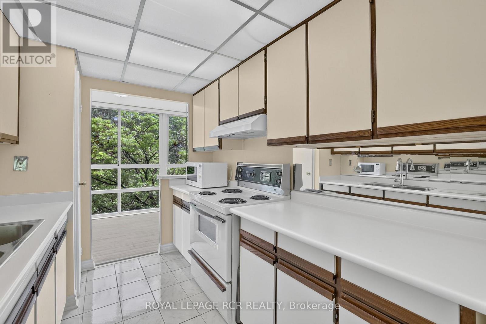 303 - 3650 Kaneff Crescent, Mississauga, Ontario  L5A 4A1 - Photo 16 - W13463096