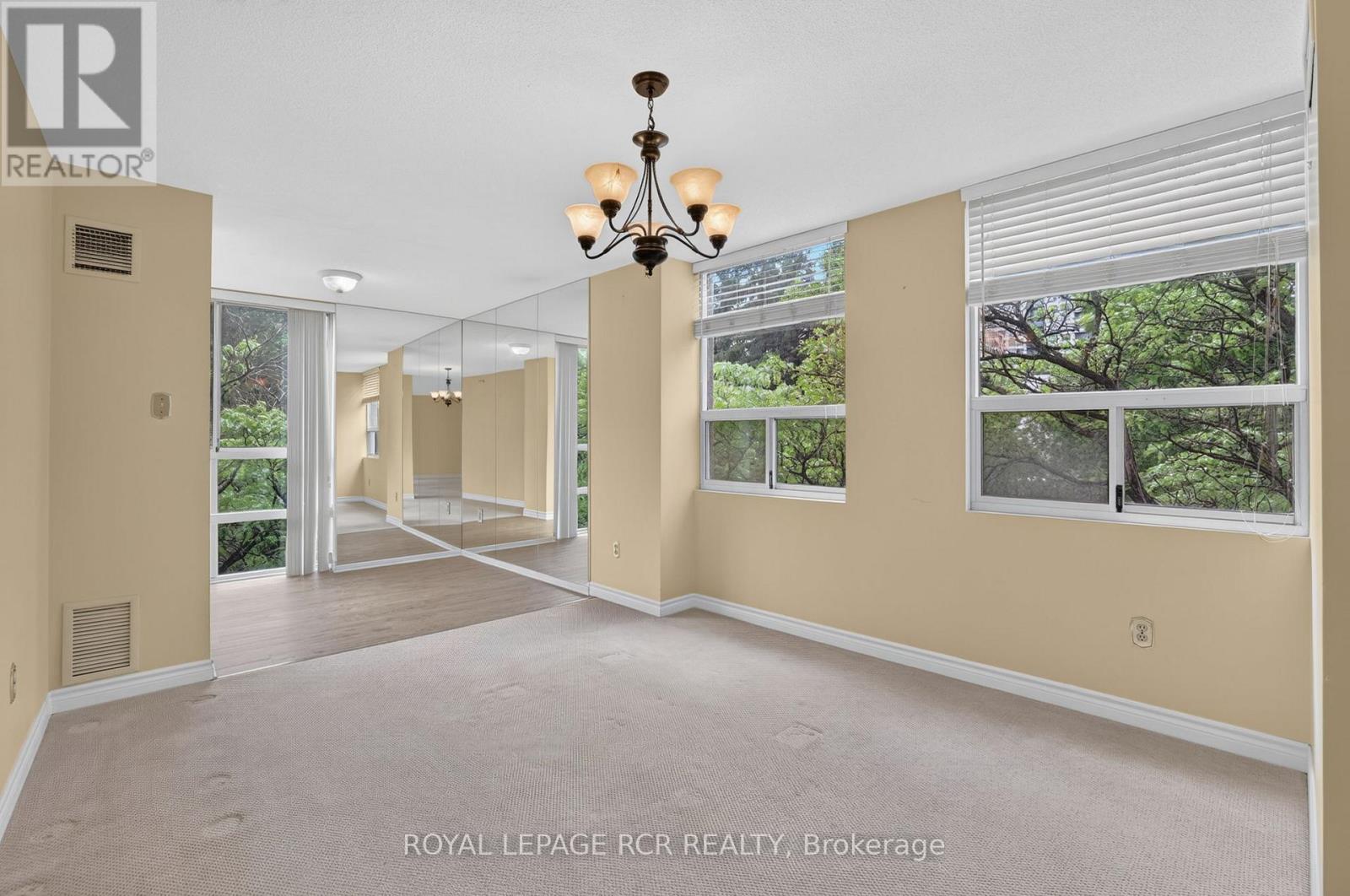 303 - 3650 Kaneff Crescent, Mississauga, Ontario  L5A 4A1 - Photo 7 - W13463096