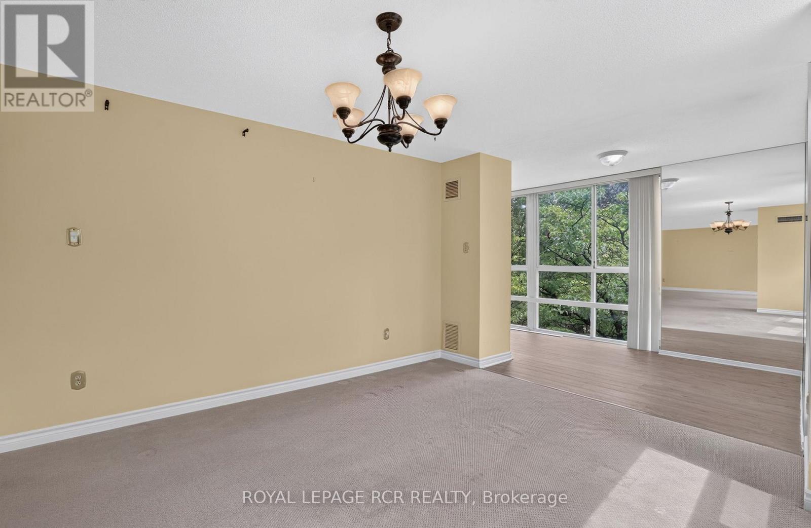 303 - 3650 Kaneff Crescent, Mississauga, Ontario  L5A 4A1 - Photo 8 - W13463096