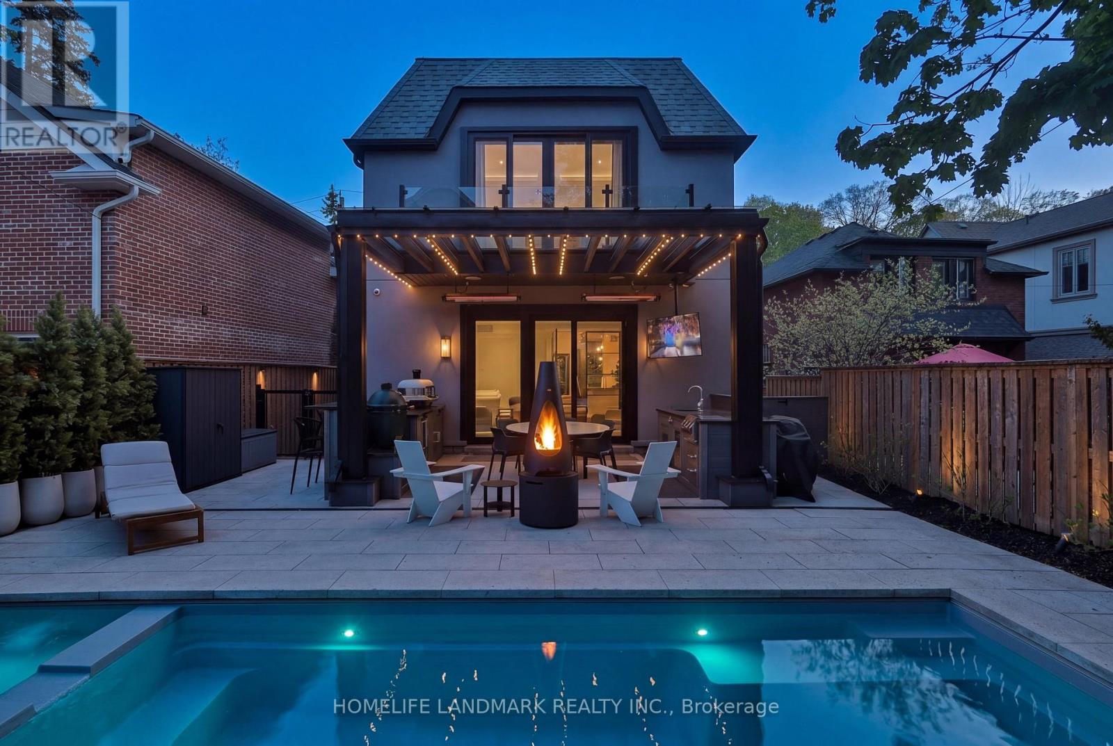 211 SOUTH KINGSWAY WAY, Toronto, Ontario