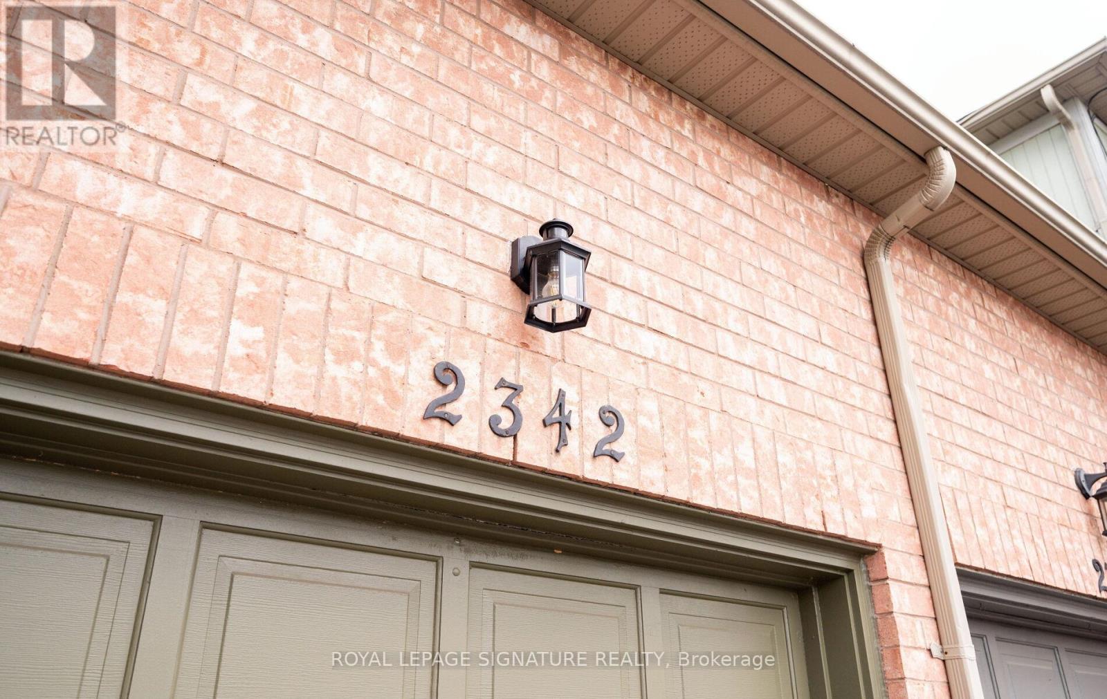 2342 Bankside Drive, Mississauga, Ontario  L5M 6E1 - Photo 2 - W13463228