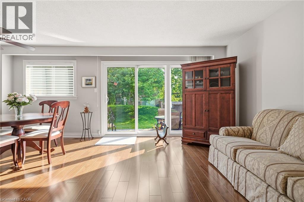 570 Forestwood Crescent, Burlington, Ontario L7L 4K3 - Photo 4 - 40838963