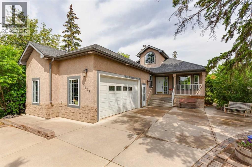 8816 48 Avenue, calgary, Alberta