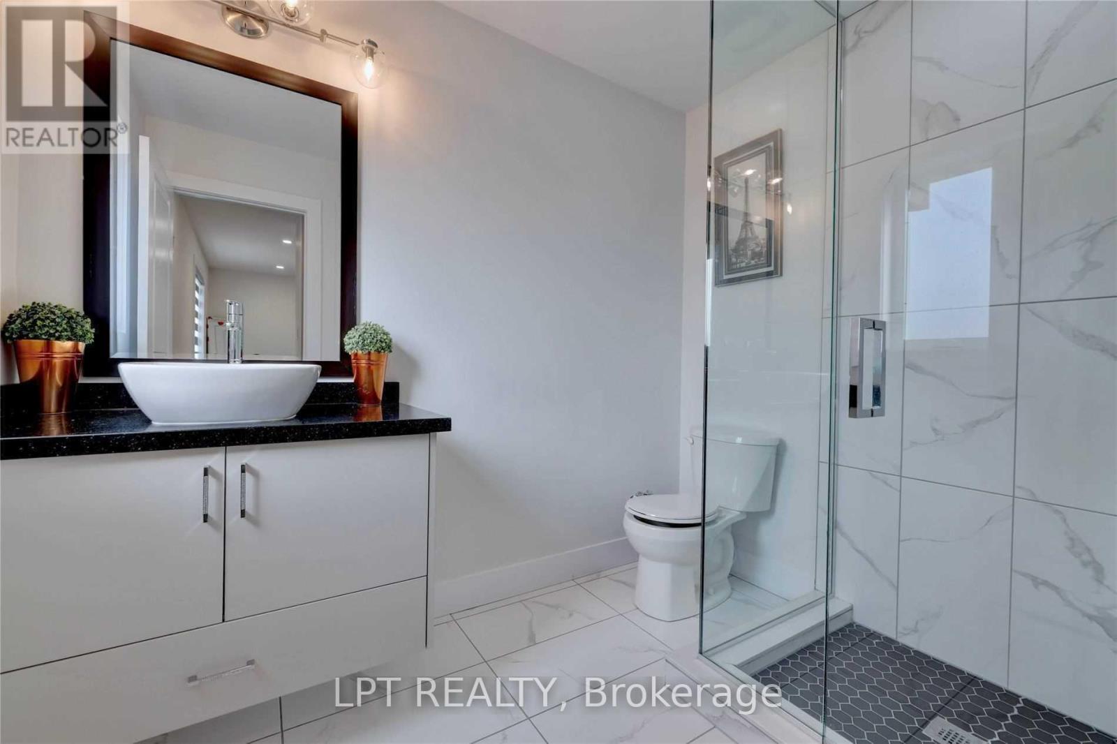 Upper - 3401 Regiment Road, London South, Ontario  N6P 0H2 - Photo 21 - X13463218