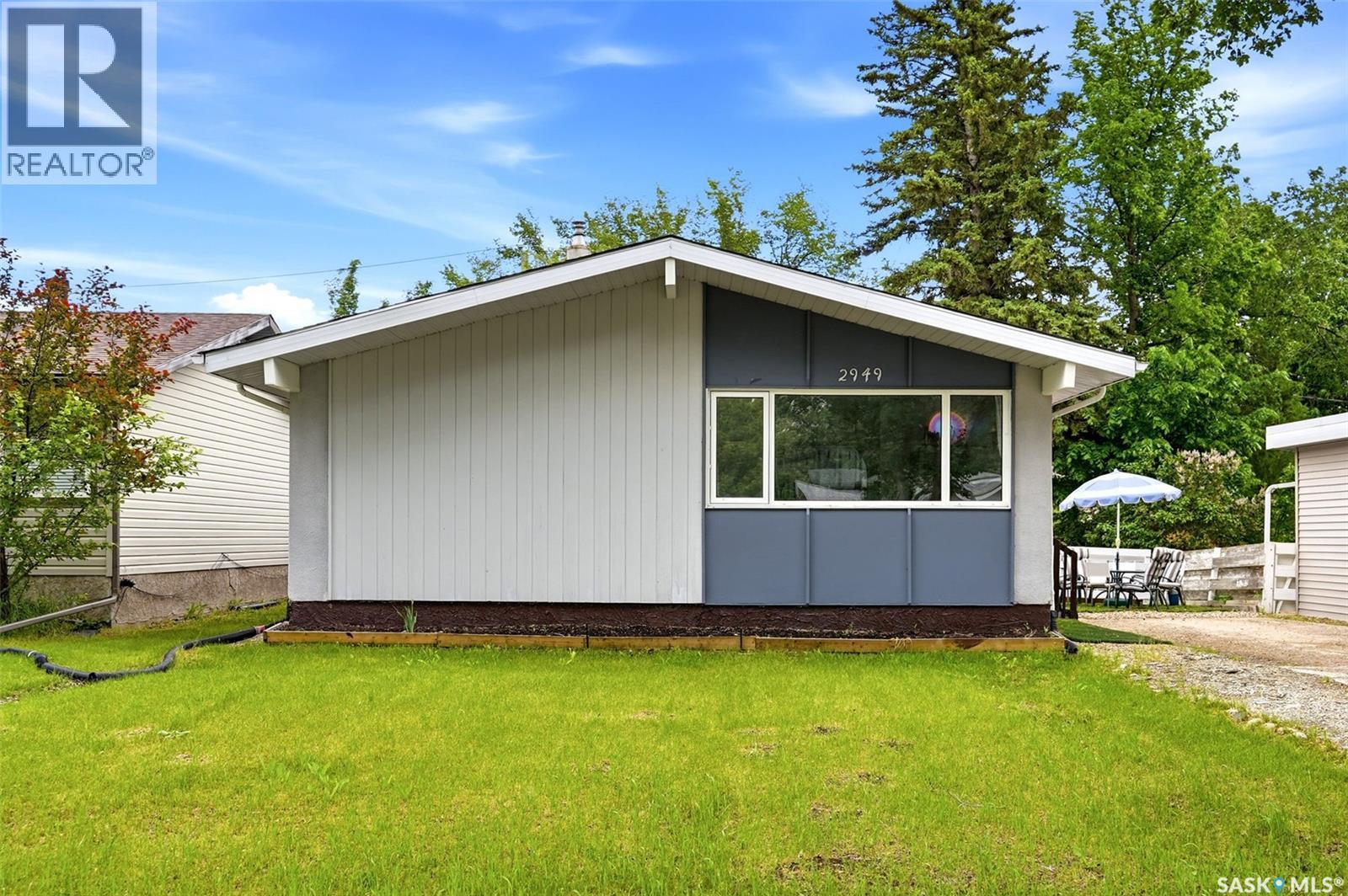 2949 Grant Road, Regina, Saskatchewan S4S 5G6 - Photo 2 - SK039964
