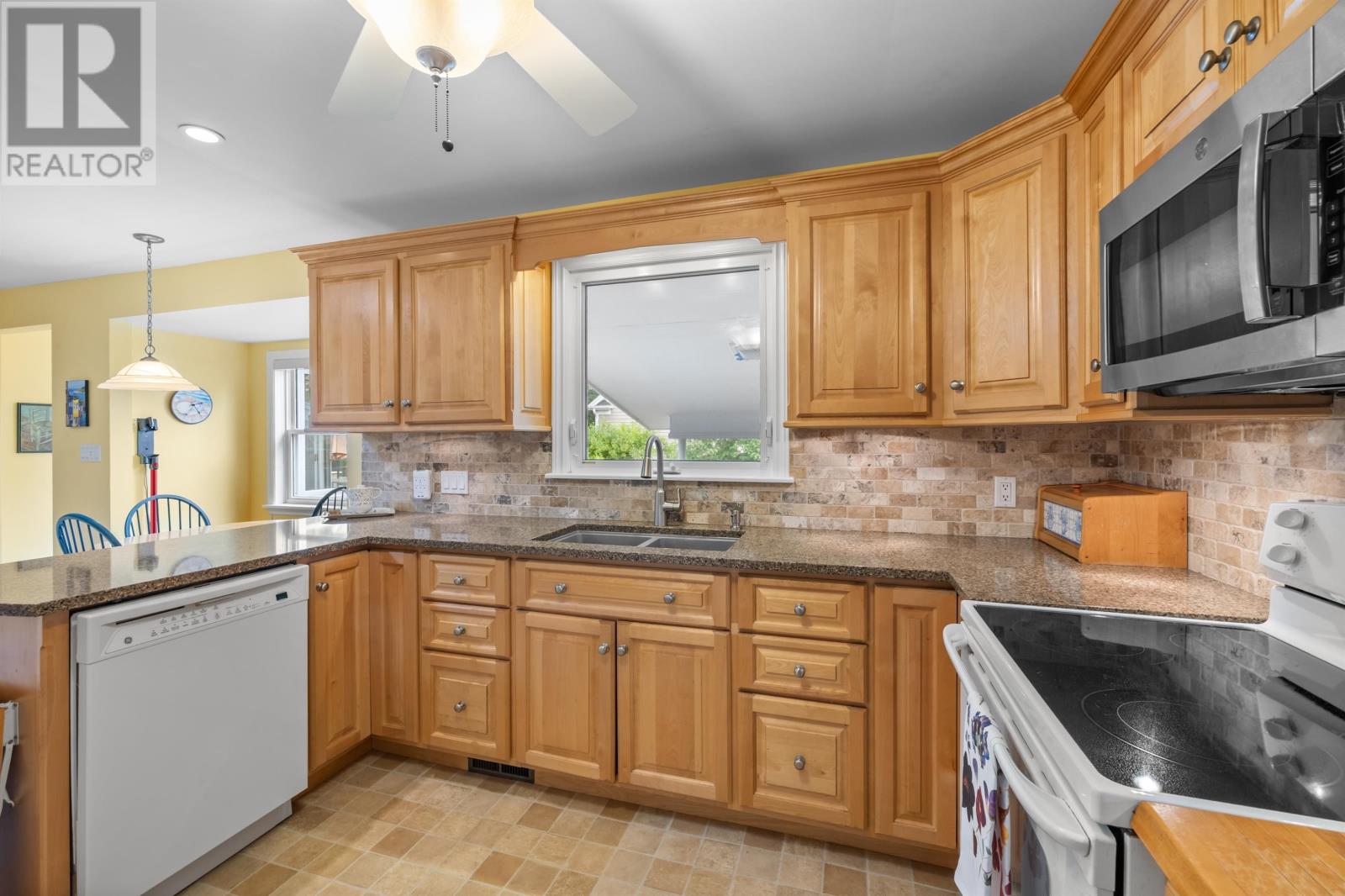 44 Prince Charles Drive, Charlottetown, Prince Edward Island  C1A 3C2 - Photo 7 - 202614895