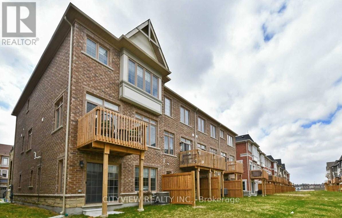 90 Sandwell Street, Vaughan, Ontario  L4H 0Z7 - Photo 3 - N13463286