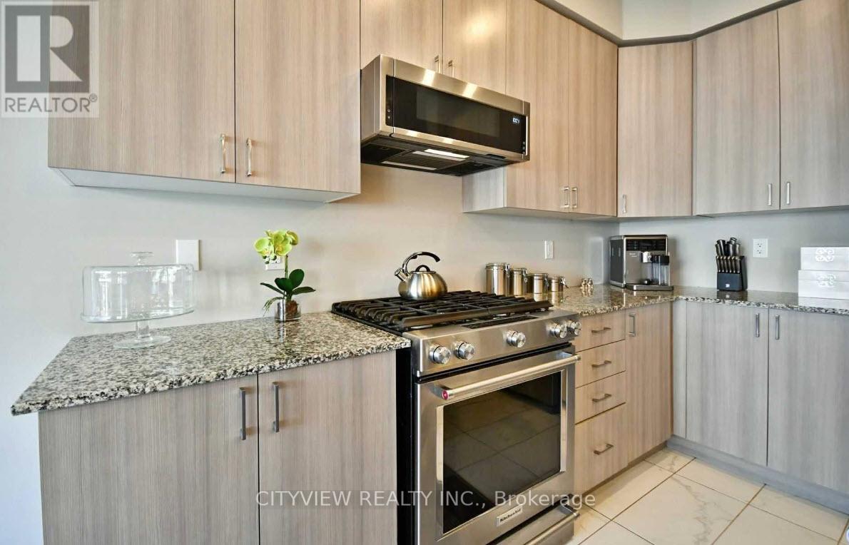 90 Sandwell Street, Vaughan, Ontario  L4H 0Z7 - Photo 5 - N13463286