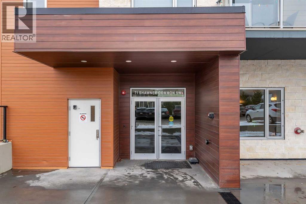 301, 71 Shawnee Common Sw, Calgary, Alberta  T2Y 0R2 - Photo 4 - A2296258