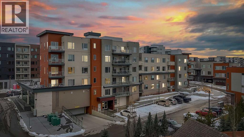 301, 71 Shawnee Common Sw, Calgary, Alberta  T2Y 0R2 - Photo 2 - A2296258
